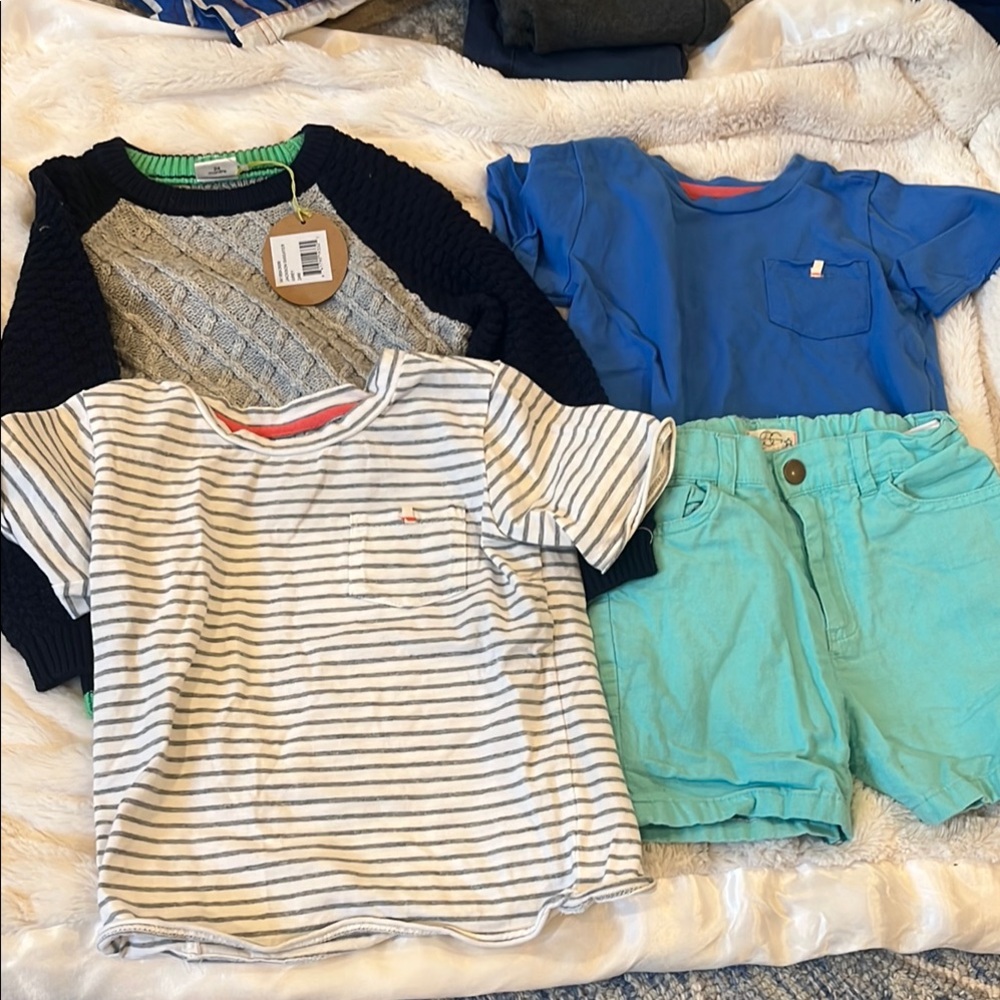 FOUR PIECES EGG clothing sizing 24 months - 4T